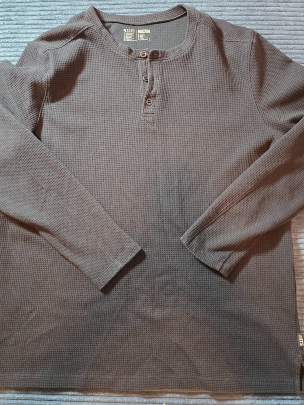 5.11 Tactical Men’s XL Waffle Knit Thermal Henley Shirt – Dark Gray – Heavy Duty